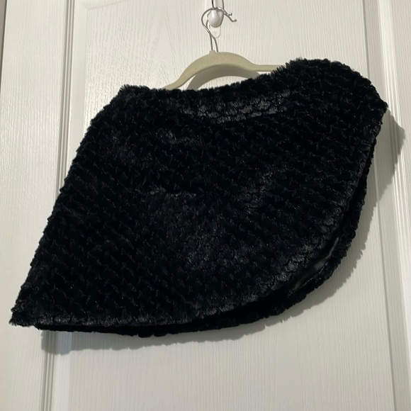NWT Faux Fur Asymmetrical Stole - Picture 1 of 4